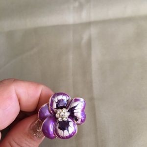 ⭐️SOLD⭐️Cute crystal and enamel purple flower ring